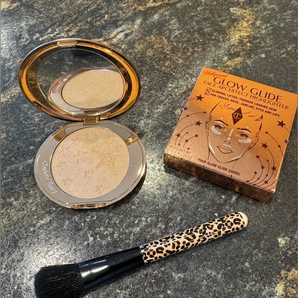 NIB | Charlotte Tilbury Moonlit Glow Highligher w/ Cheetah Brush